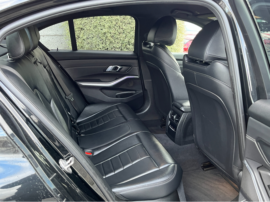 2019 BMW 3 Series 330e M-SPORT AUTOMATIC 2.0 PETROL PLUG IN HYBRID //REVERSE CAMERA//SAT NAV//FULL LEATHER HEATED SEATS// €26,950
