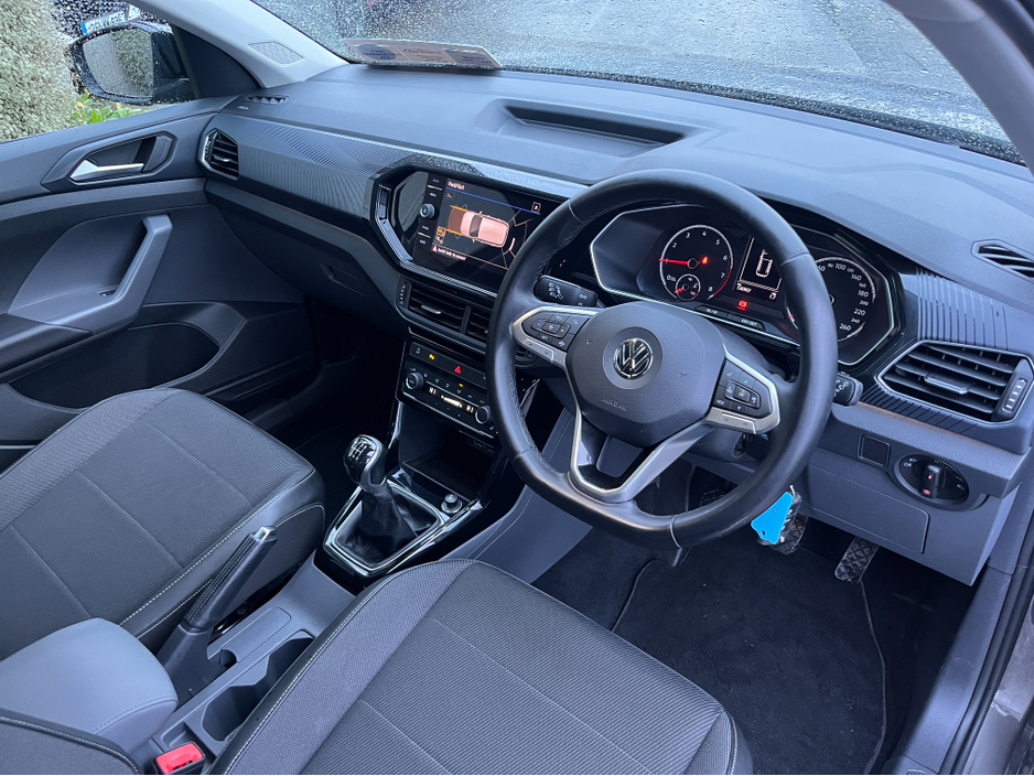 2020 Volkswagen T-Cross R-LINE 1.0 TSI PETROL MANUAL //SAT NAV//ADAPTIVE CRUISE CONTROL//REVERSE CAMERA// €18,950