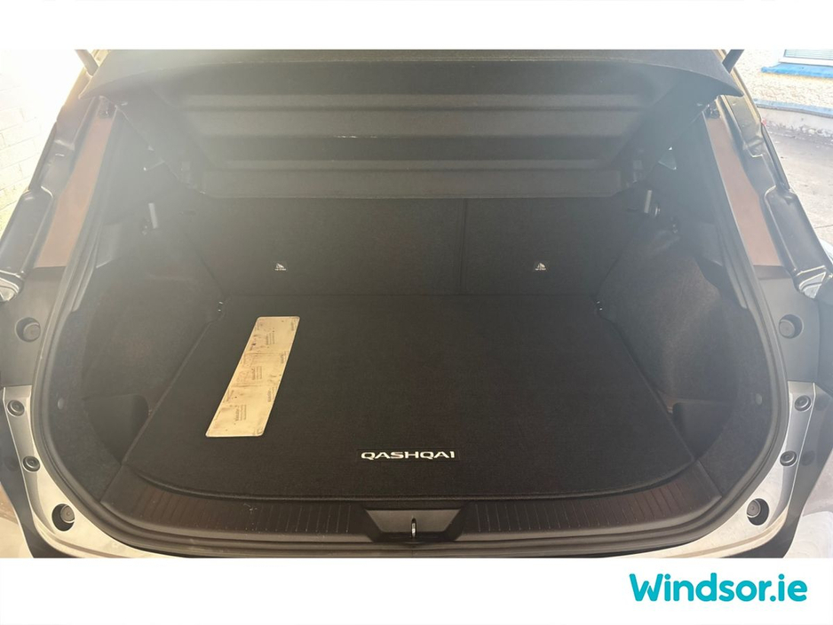 2023 Nissan Qashqai 1.3 PET MILD HYBRID SV PREMIUM €29,995