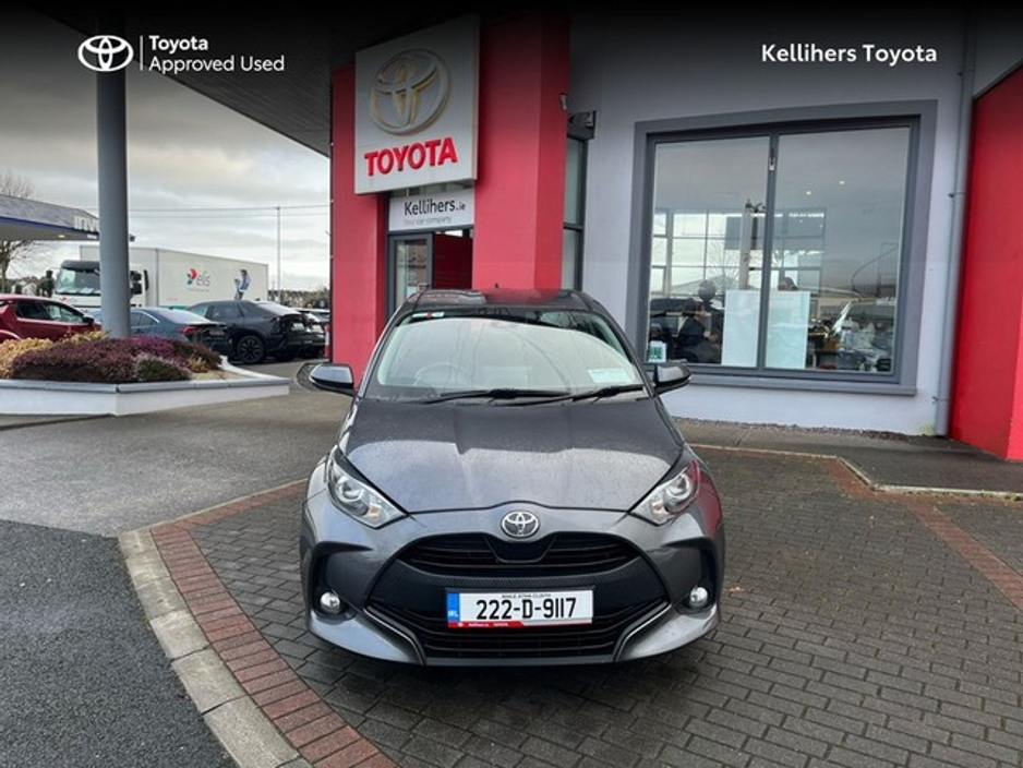 2022 Toyota Yaris - image 5