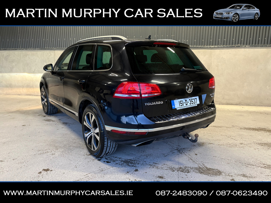 2015 Volkswagen Touareg - image 9