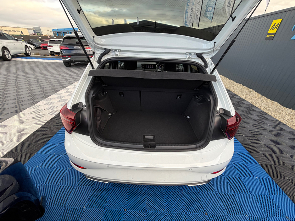 2022 Volkswagen Polo - image 31