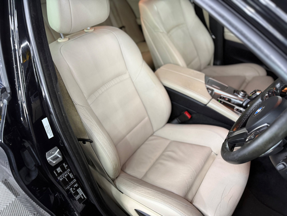 2015 BMW 5 Series - image 22