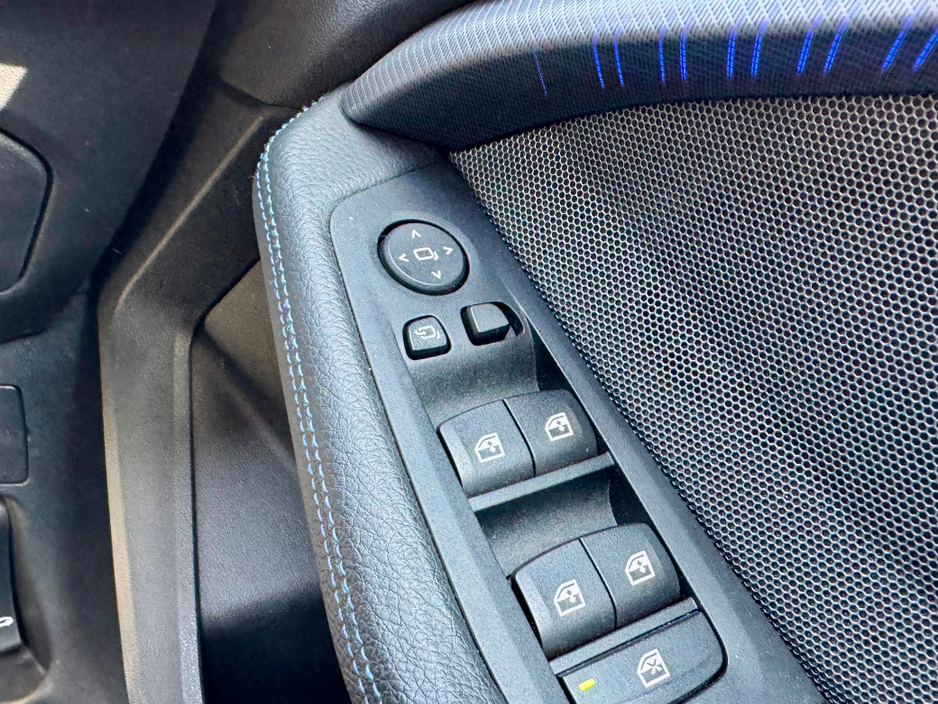 2020 BMW M1 - image 34