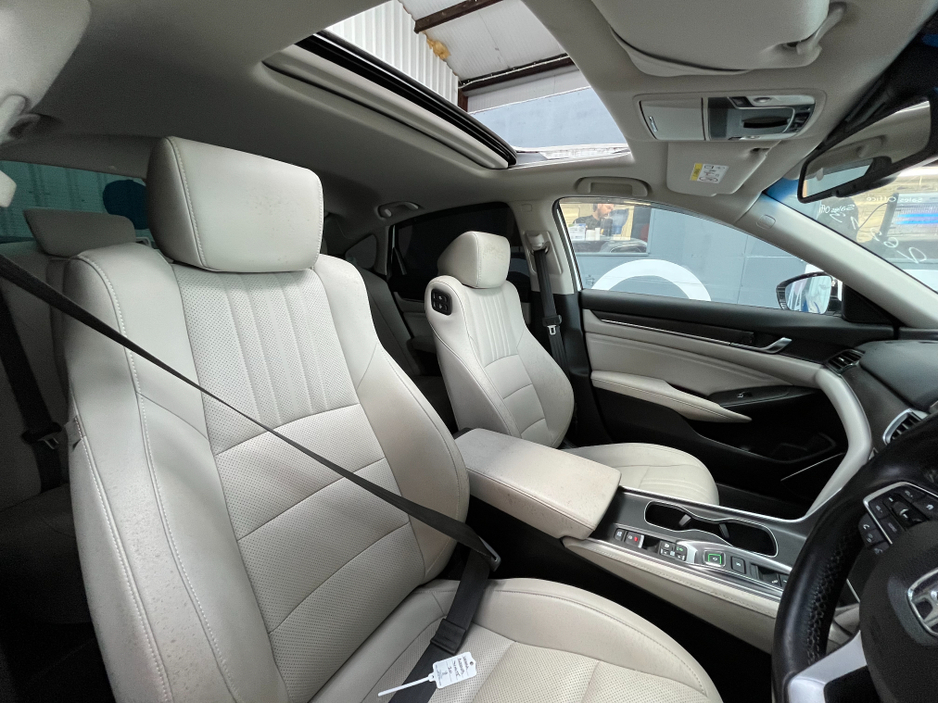 2018 Honda Accord - image 10