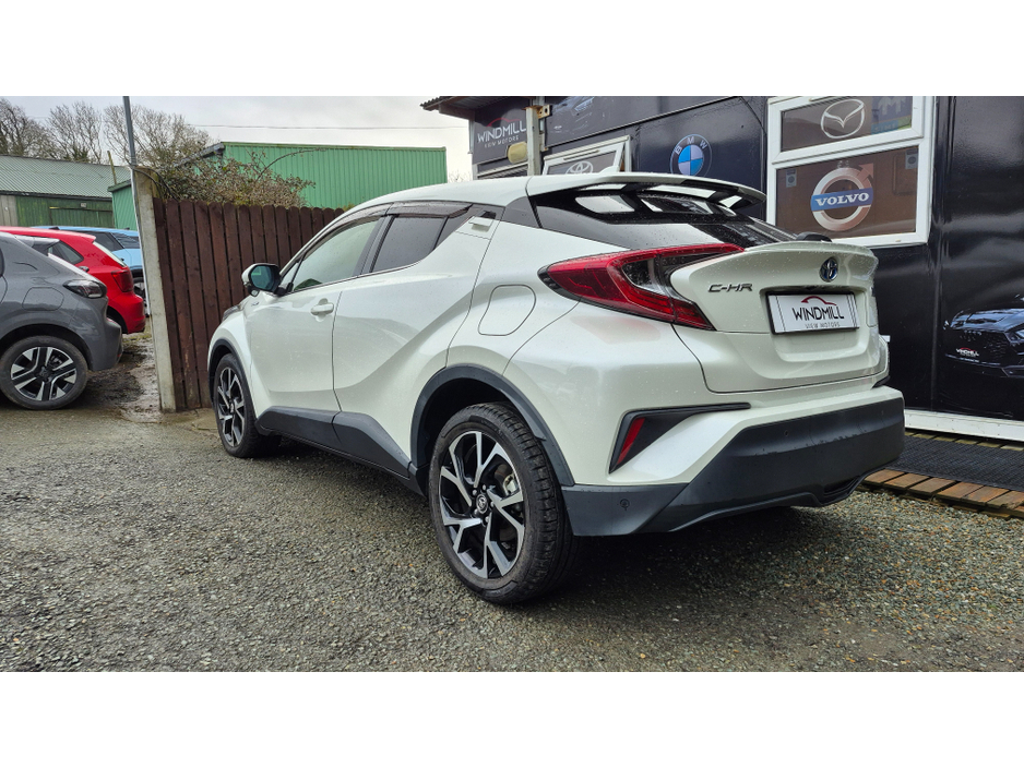 2019 Toyota C-HR Luna Sport Hybrid €19,950
