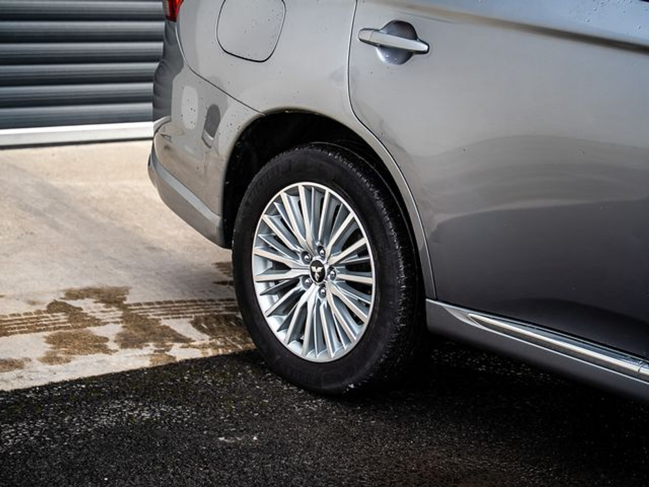 2018 Mitsubishi Outlander 2.4 4H Phev 132BHP 5DR Auto €19,950