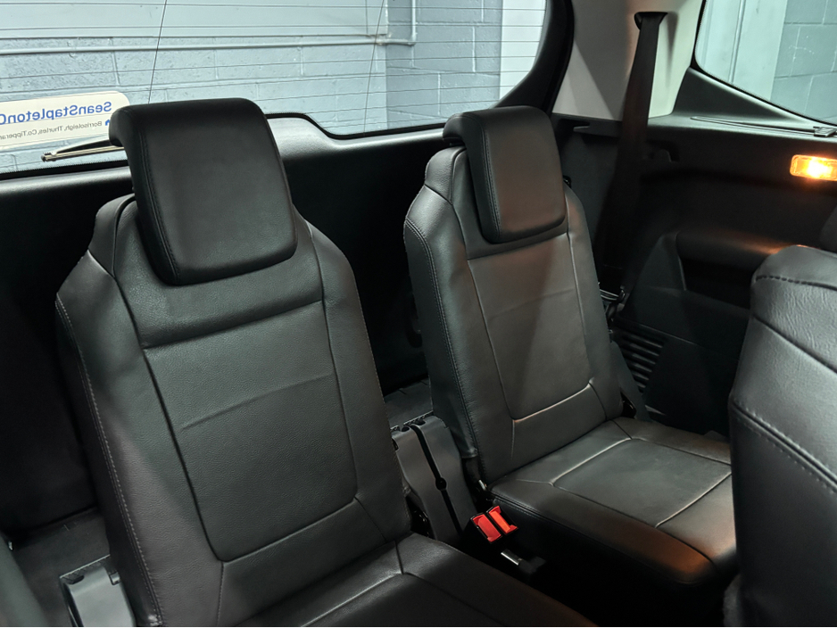 2016 Peugeot 5008 - image 6