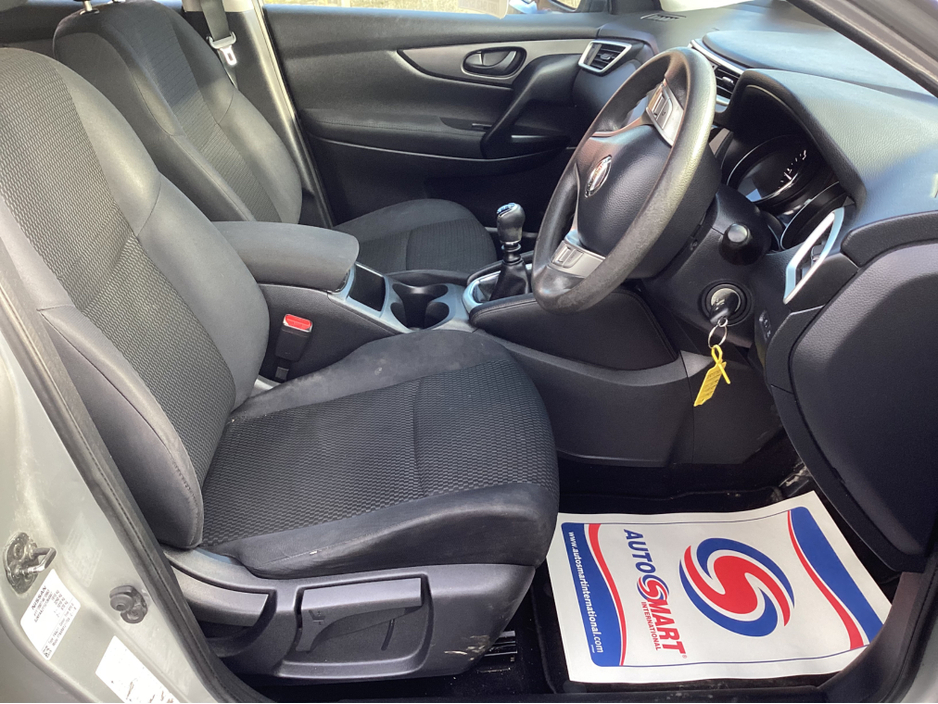 2015 Nissan Qashqai * 1.5 DIESEL €9,950