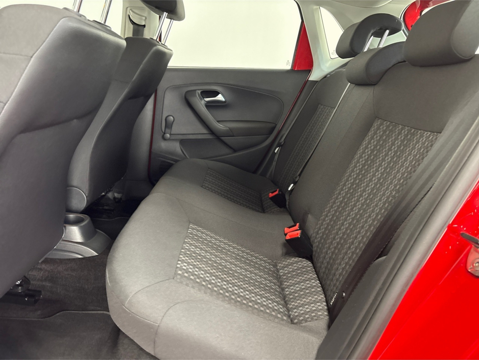 2017 Volkswagen Polo - image 30