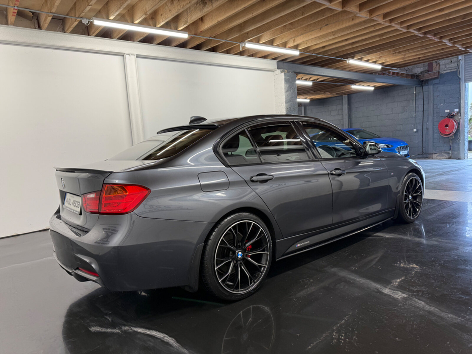 2014 BMW 3 Series - image 7