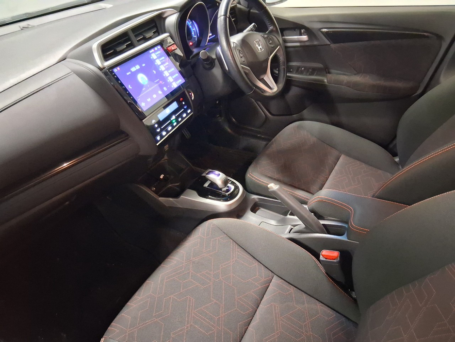 2016 Honda Fit - image 4