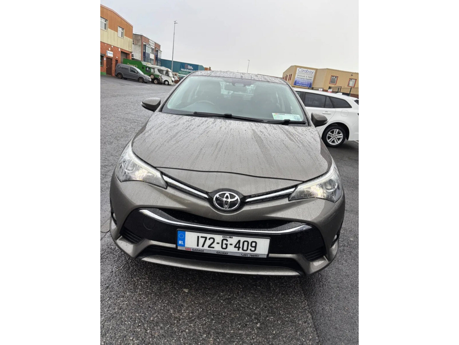 2017 Toyota Avensis 1.6 D-4D Luna Navi Saloon €10,500