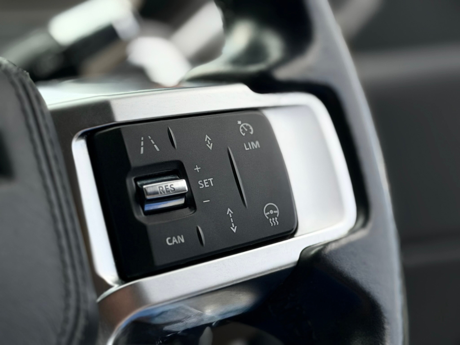 2021 Land Rover Discovery - image 17