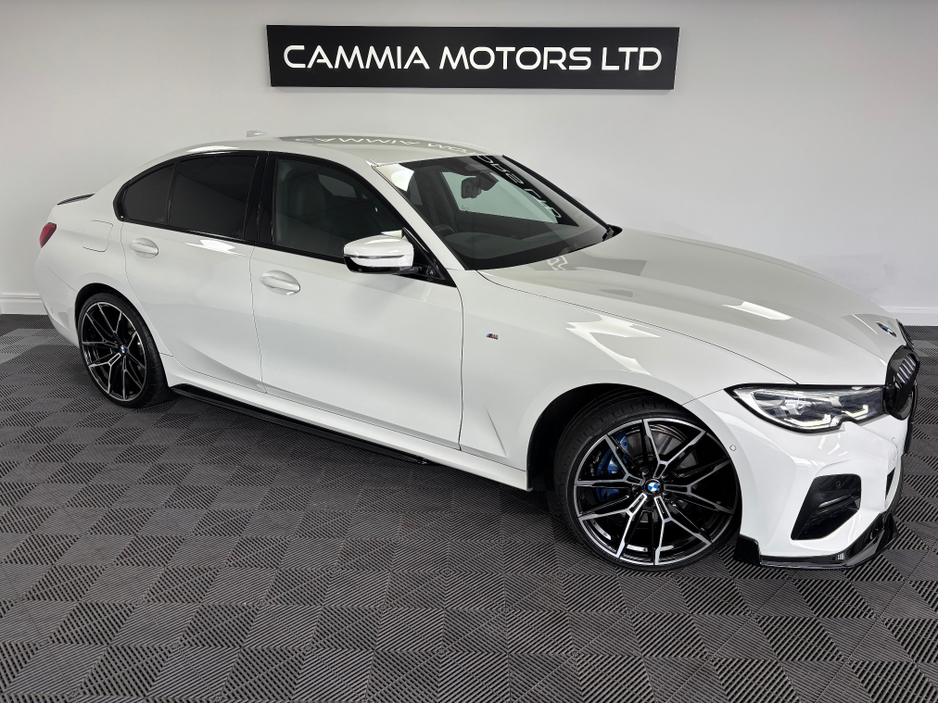 2020 BMW 3 Series - image 3