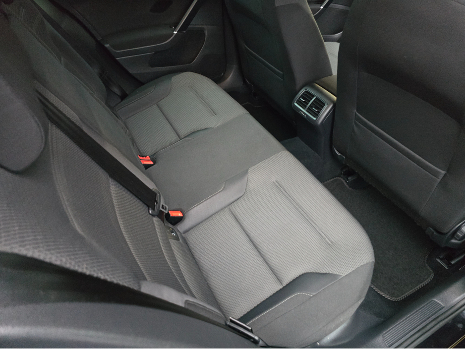 2019 Volkswagen Golf - image 19