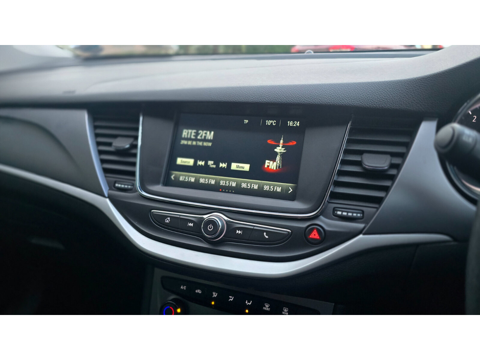 2018 Opel Astra - image 17