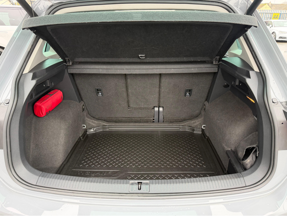 2021 Volkswagen Tiguan - image 31