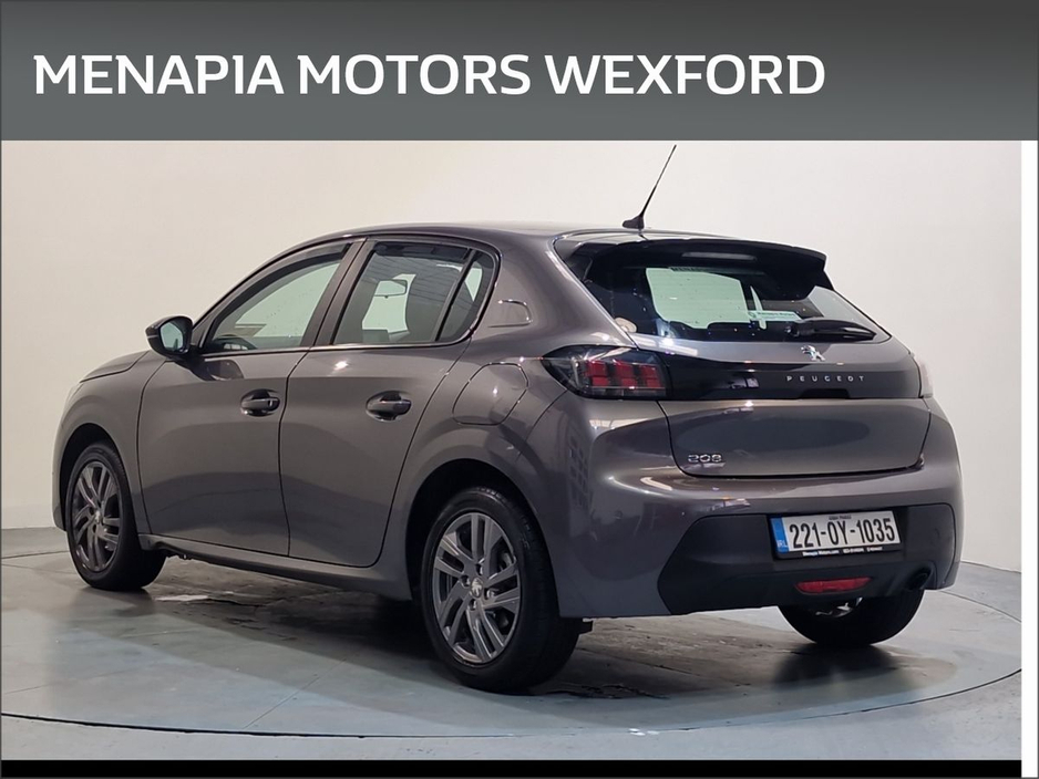 2022 Peugeot 208 - image 3