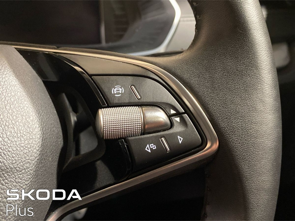2025 Skoda Octavia - image 21