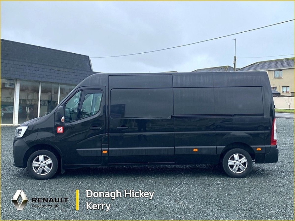 2022 Renault Master - image 4