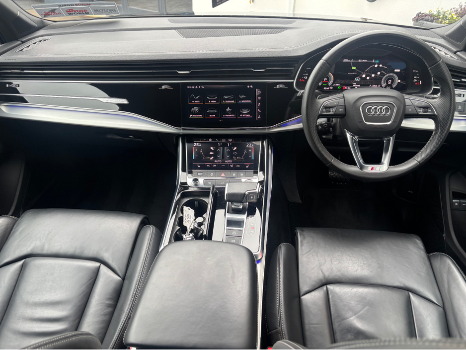 2023 Audi Q7 - image 10
