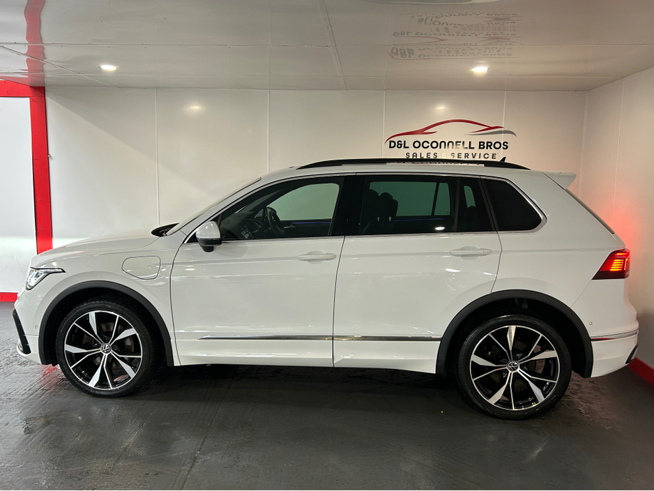 2023 Volkswagen Tiguan - image 6