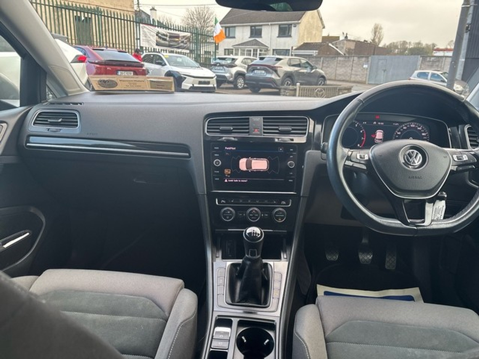 2018 Volkswagen Golf - image 8