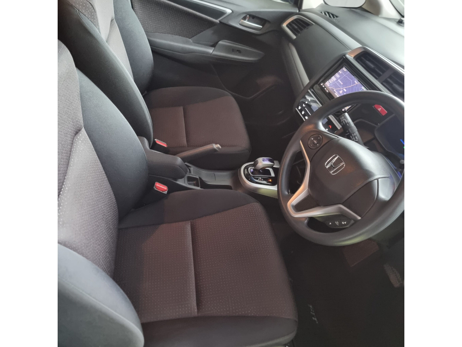 2017 Honda Fit - image 9