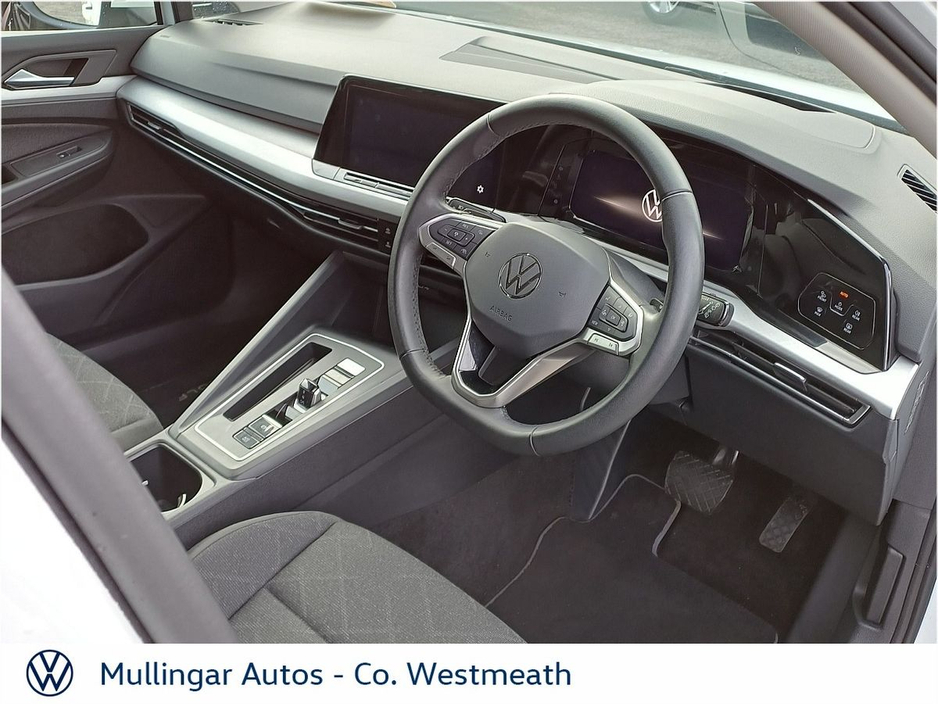 2024 Volkswagen Golf - image 8