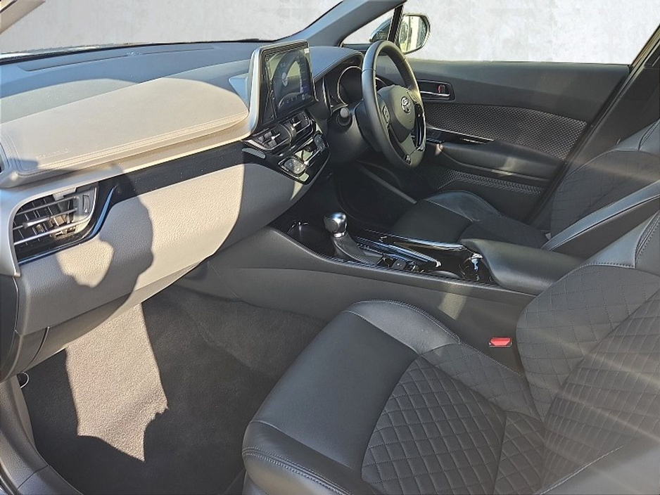 2020 Toyota C-HR - image 6