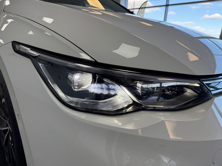 2022 Volkswagen Golf - image 20