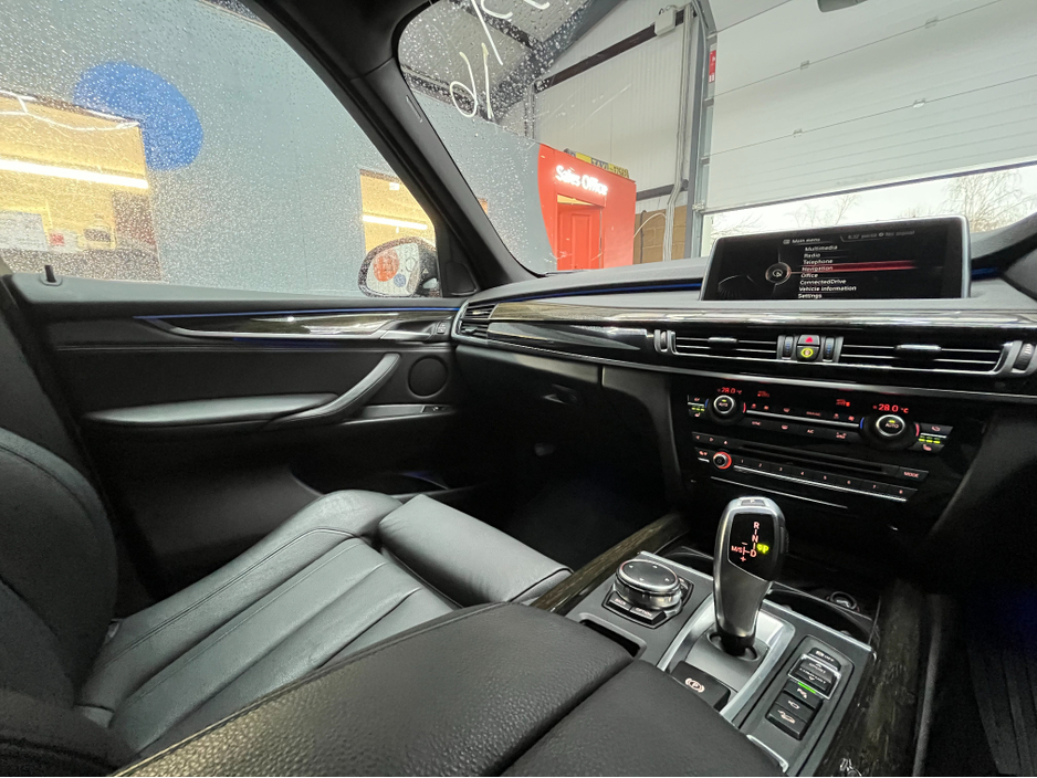 2016 BMW X5 €29950! 2016 BMW X5 XDRIVE 40E M-SPORT 2.0 AUTOMATIC / CRUISE CONTROL / REVERSE CAMERA / ELECTRIC MEMORY & HEATED SEATS / PADDLE SHIFTERS / PANORAMIC SUNROOF / HEATED REAR SEATS €29,950