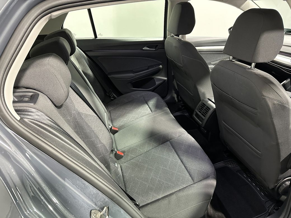 2023 Volkswagen Golf Automatic 1.0 Tsi €27,400