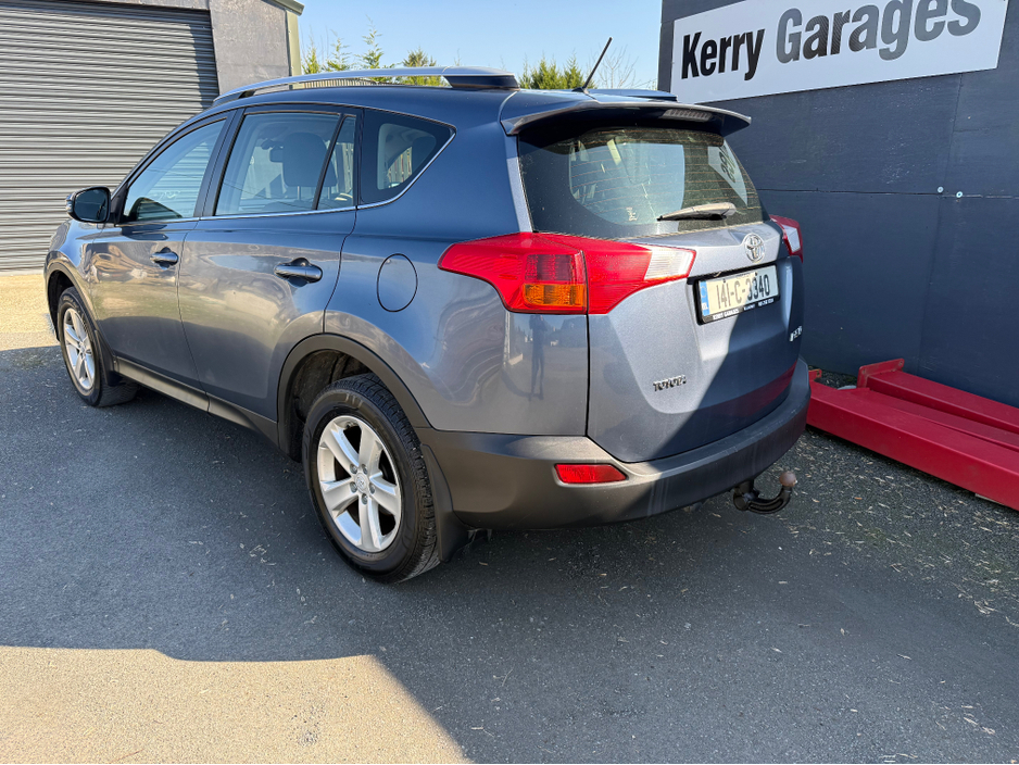 2014 Toyota Rav4 - image 5