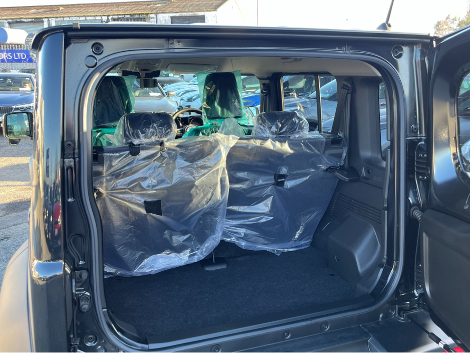 2025 Suzuki Jimny - image 8