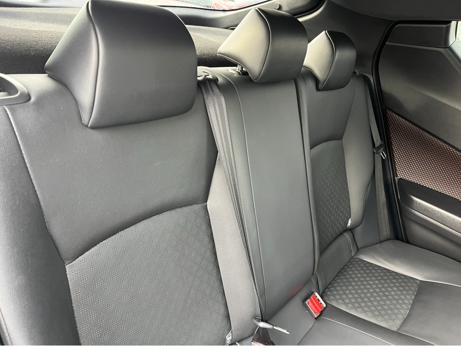 2019 Toyota C-HR 1.8 HYBRID AUTO LOW KM HIGH SPEC €20,950