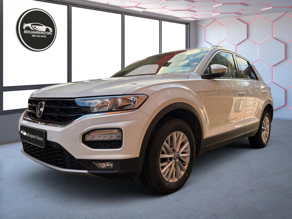 2021 Volkswagen T-Roc - image 4