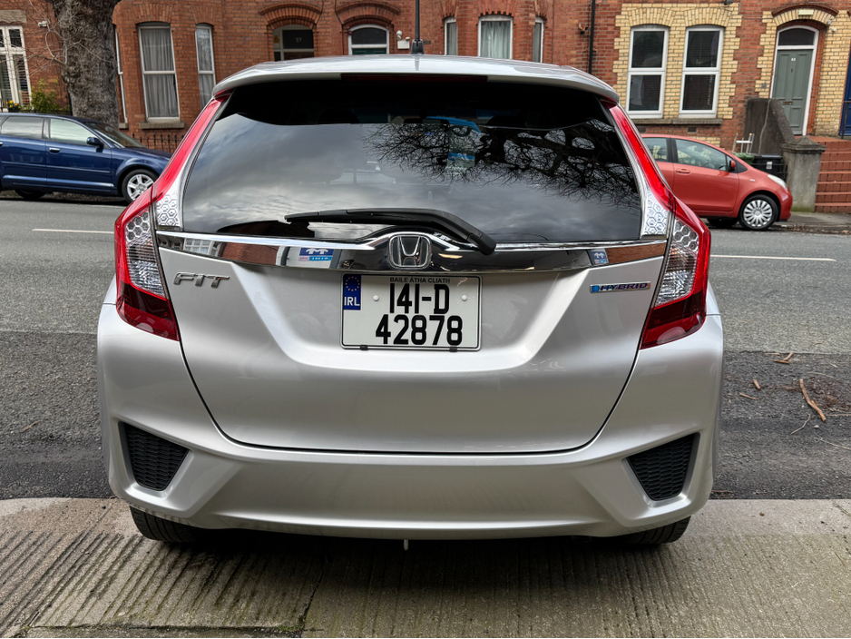 2014 Honda Fit - image 6