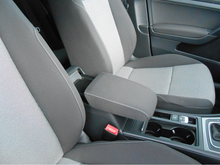 2016 Volkswagen Golf - image 7