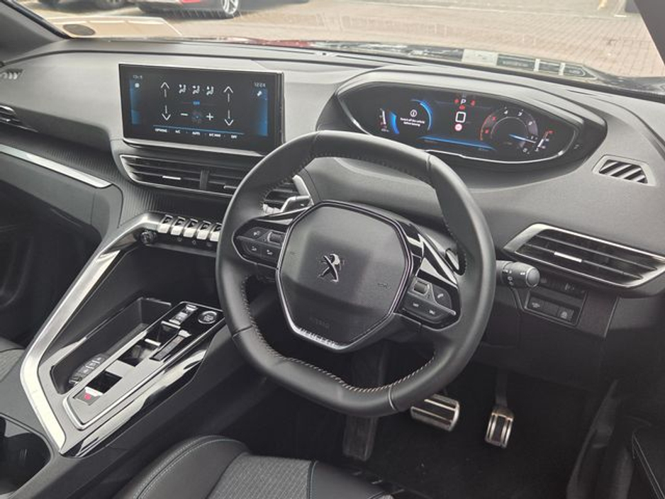 2024 Peugeot 5008 - image 10