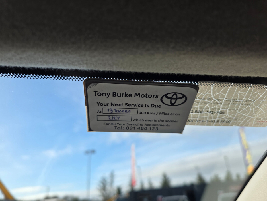 2019 Toyota Yaris - image 12