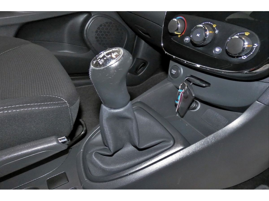 2016 Renault Clio - image 23