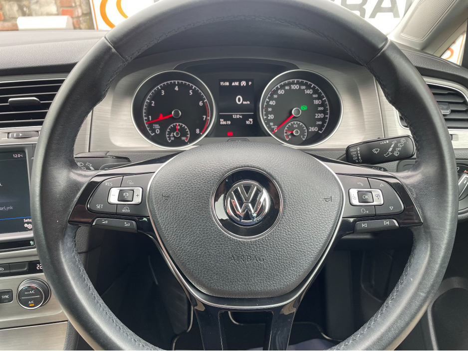 2017 Volkswagen Golf - image 20