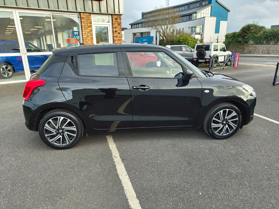 2023 Suzuki Swift - image 9