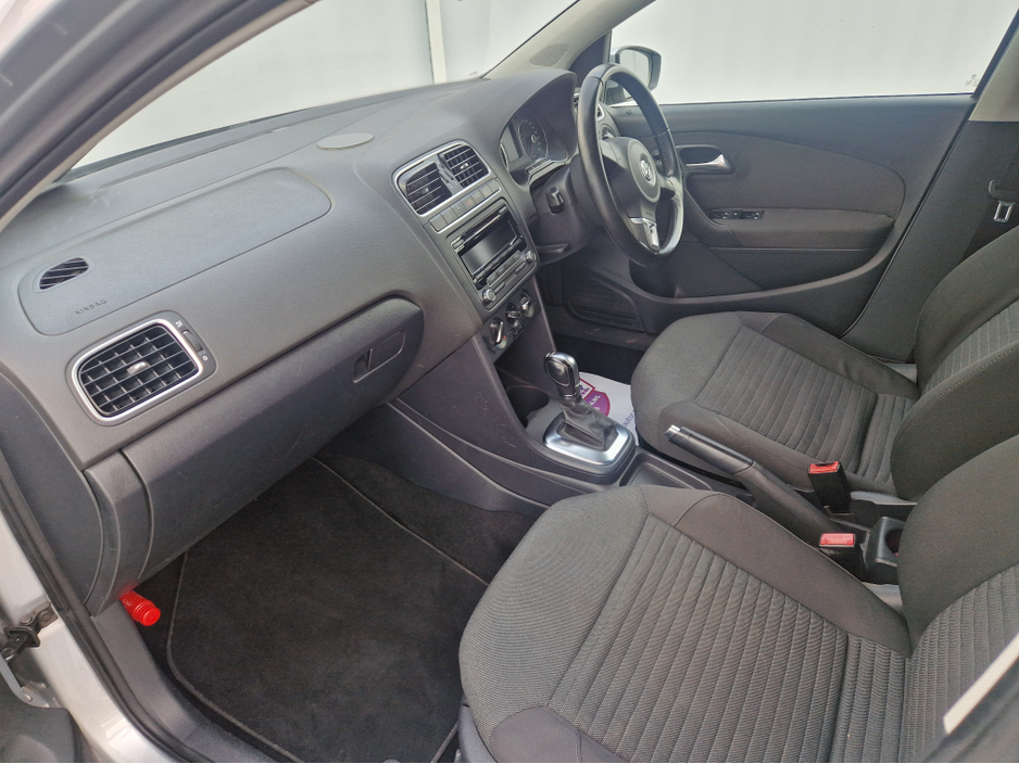 2013 Volkswagen Polo - image 18