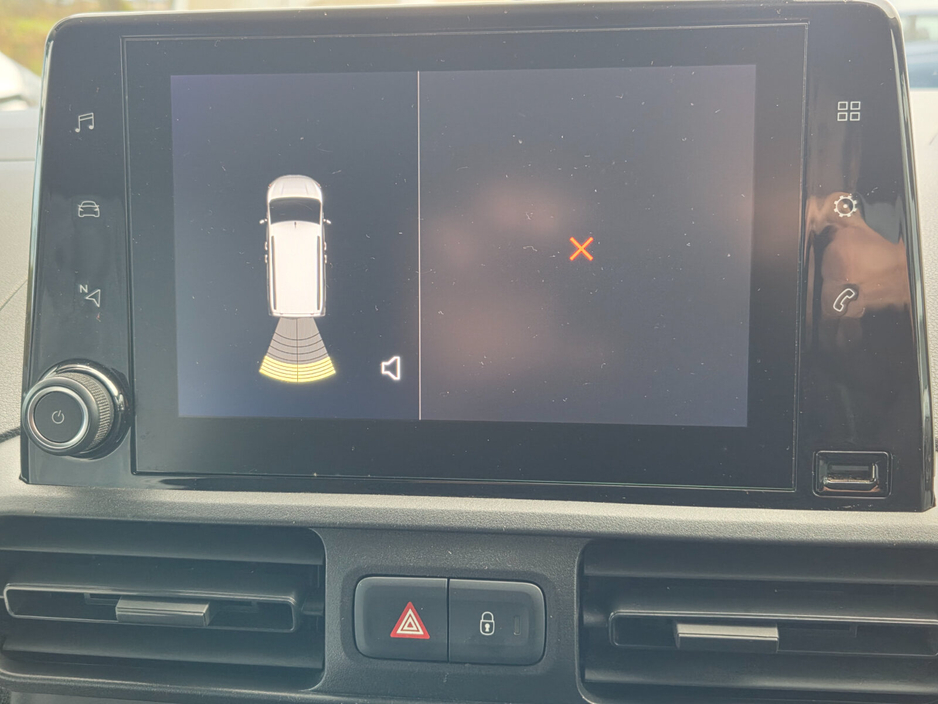 2021 Opel Combo  €12,499