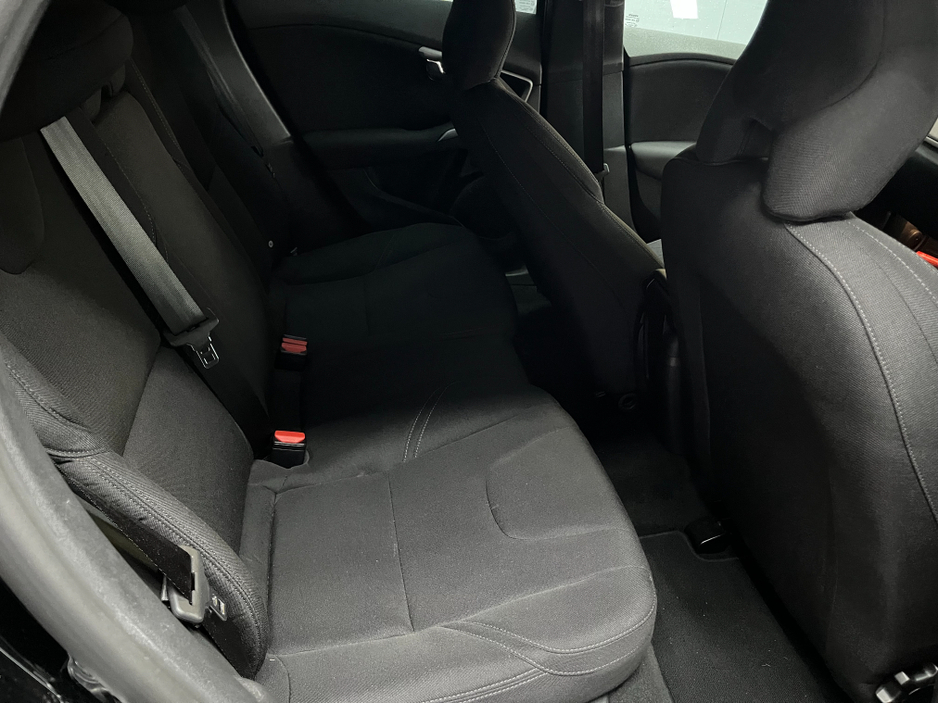 2018 Volvo V40 €16950! 2018 VOLVO V40 D4 NAVI ED 2.0 AUTOMATIC / REVERSE CAMERA / CRUISE CONTROL €16,950