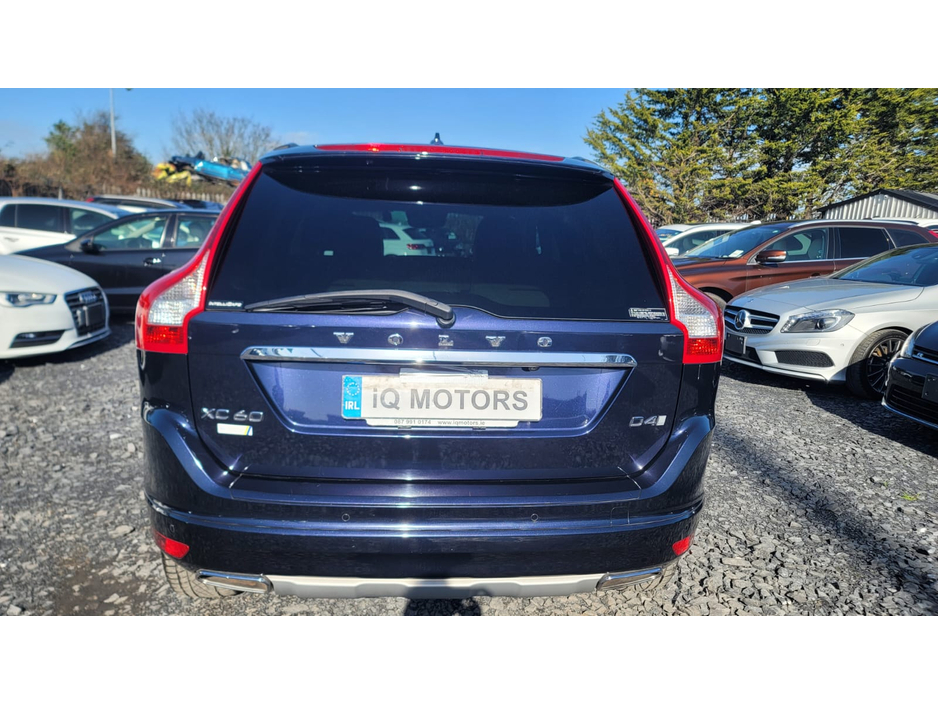 2016 Volvo XC60 - image 7