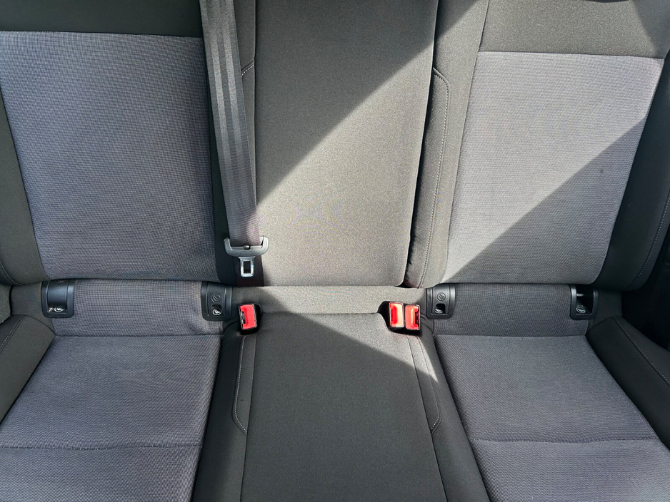 2013 Volkswagen Golf - image 14